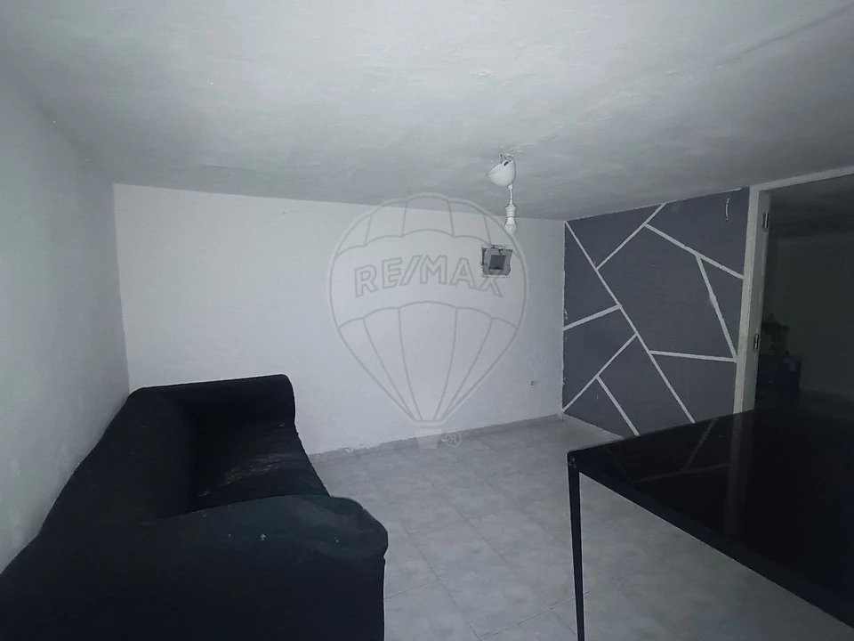 Moradia T12 para Venda em Pontinha e Famões Foto 10