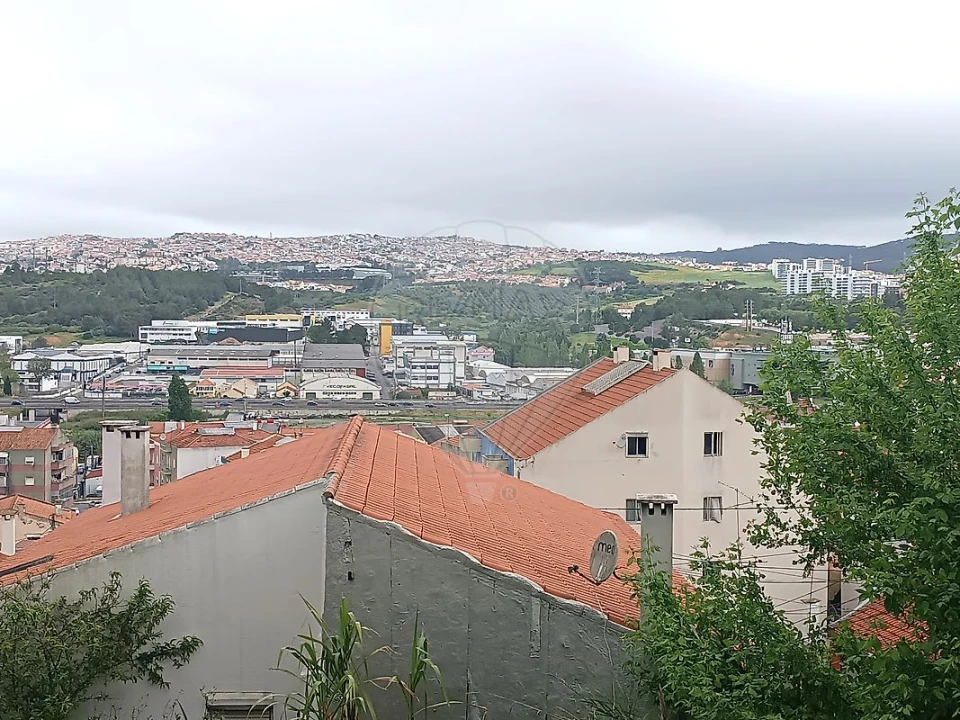 Moradia T12 para Venda em Pontinha e Famões Foto 5