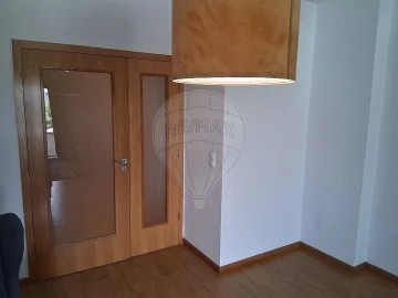 Apartamento T2 para Arrendamento em Santa Marinha e São Pedro da Afurada