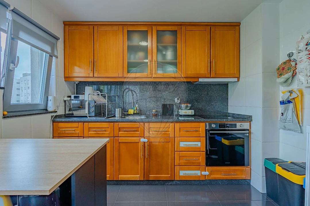 Apartamento T2 para Venda em Vilar de Andorinho Foto 13