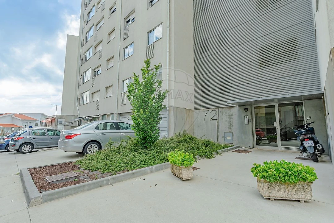 Apartamento T2 para Venda em Vilar de Andorinho Foto 4