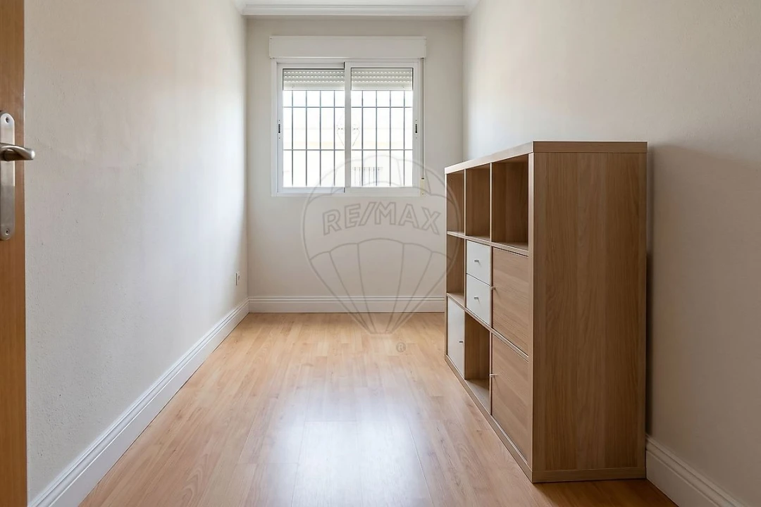 Apartamento T2 para Venda em Vilar de Andorinho Foto 2