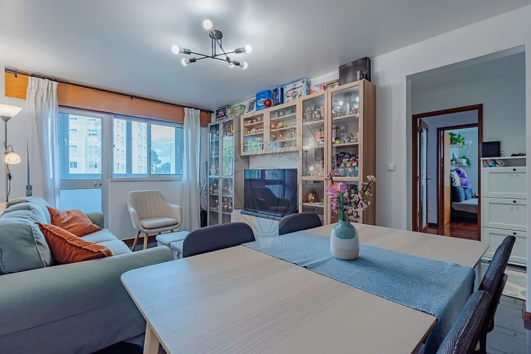 Apartamento T2 para Venda em Vilar de Andorinho Foto 7