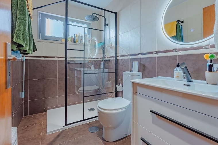 Apartamento T2 para Venda em Vilar de Andorinho Foto 16