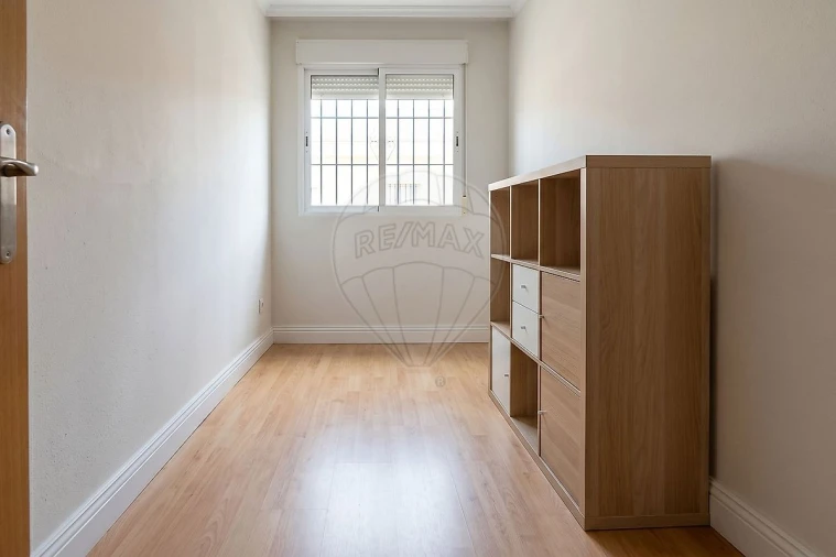 Apartamento T2 para Venda em Vilar de Andorinho Foto 2