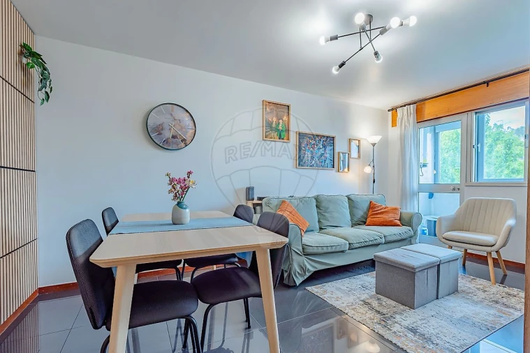 Apartamento T2 para Venda em Vilar de Andorinho Foto 6