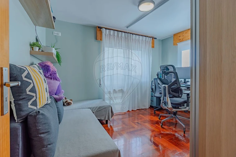 Apartamento T2 para Venda em Vilar de Andorinho Foto 17