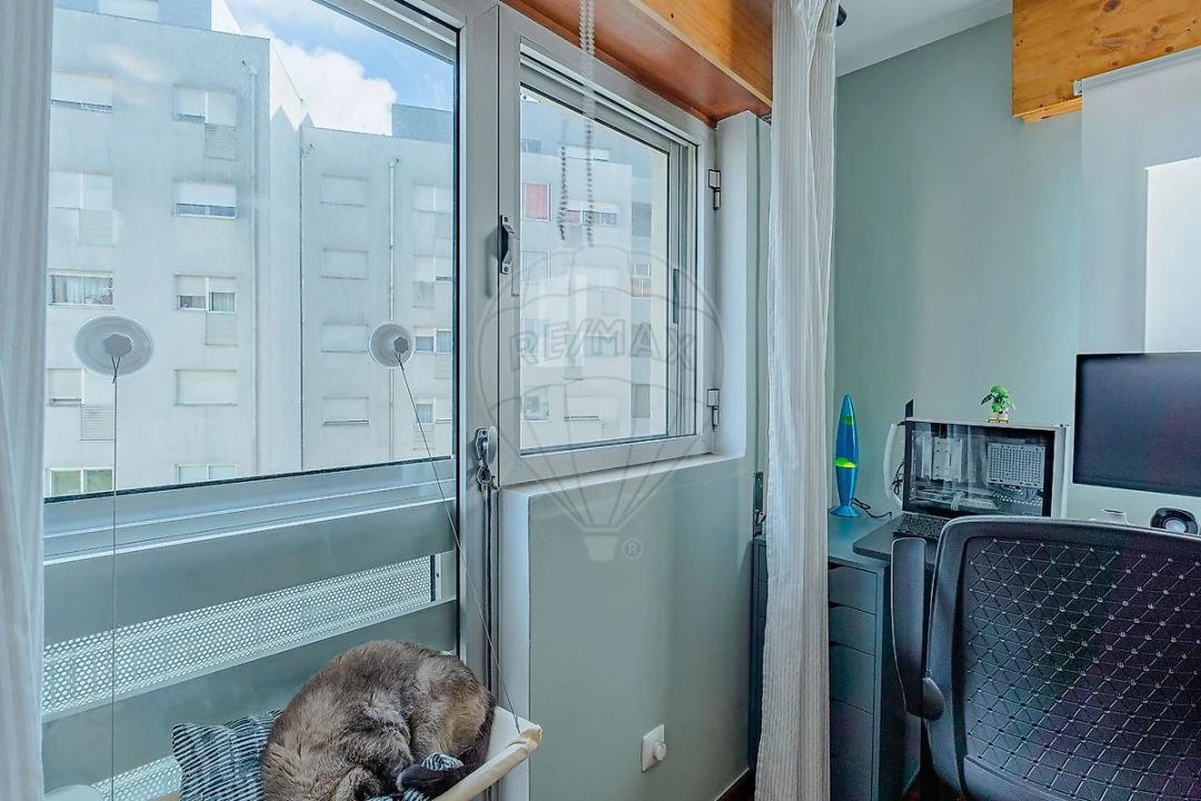 Apartamento T2 para Venda em Vilar de Andorinho Foto 19