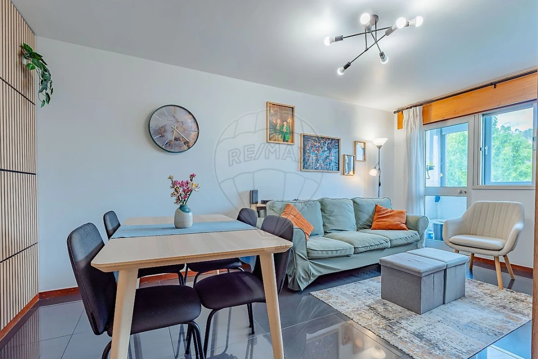 Apartamento T2 para Venda em Vilar de Andorinho Foto 6