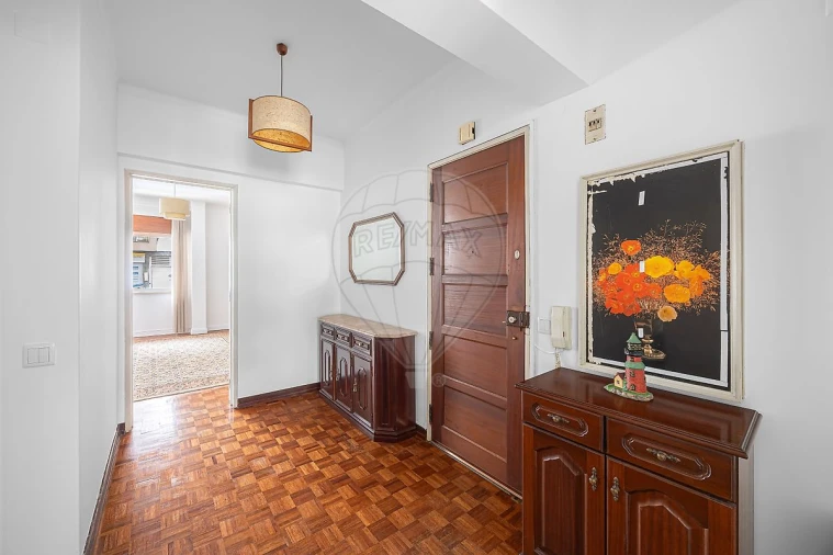 Apartamento T3 para Arrendamento em Santa Maria, São Pedro e Matacães Foto 3