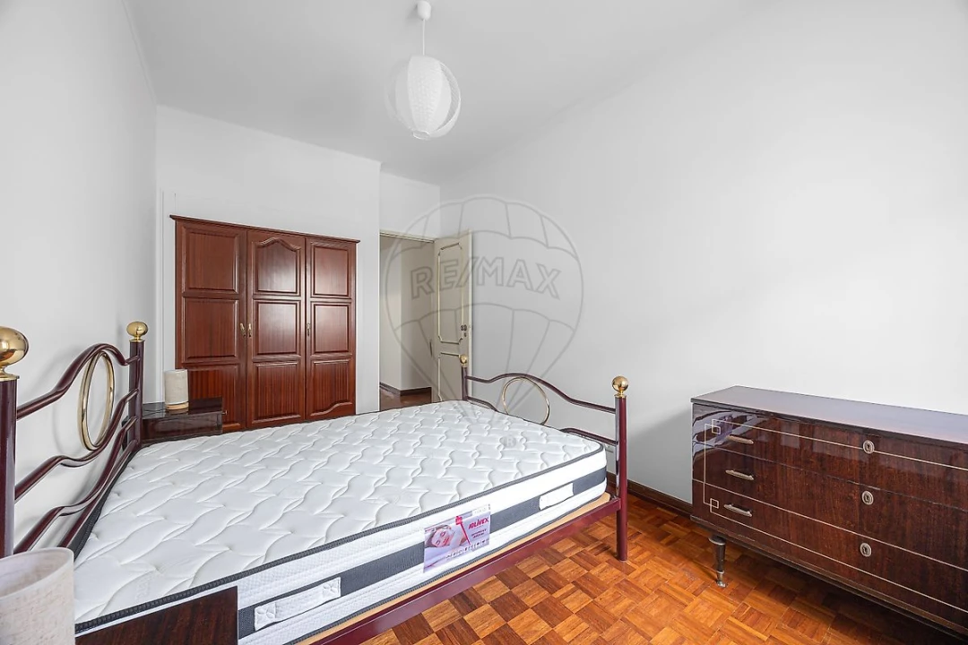 Apartamento T3 para Arrendamento em Santa Maria, São Pedro e Matacães Foto 13
