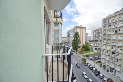 Apartamento T3 para Arrendamento em Benfica