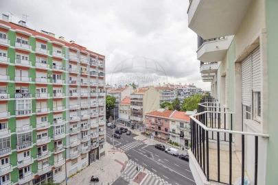 Apartamento T3 para Arrendamento em Benfica