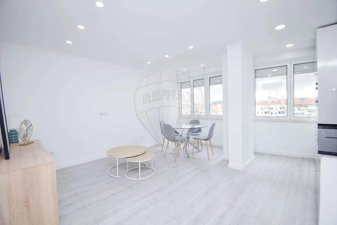 Apartamento T3 para Arrendamento em Benfica Foto 18