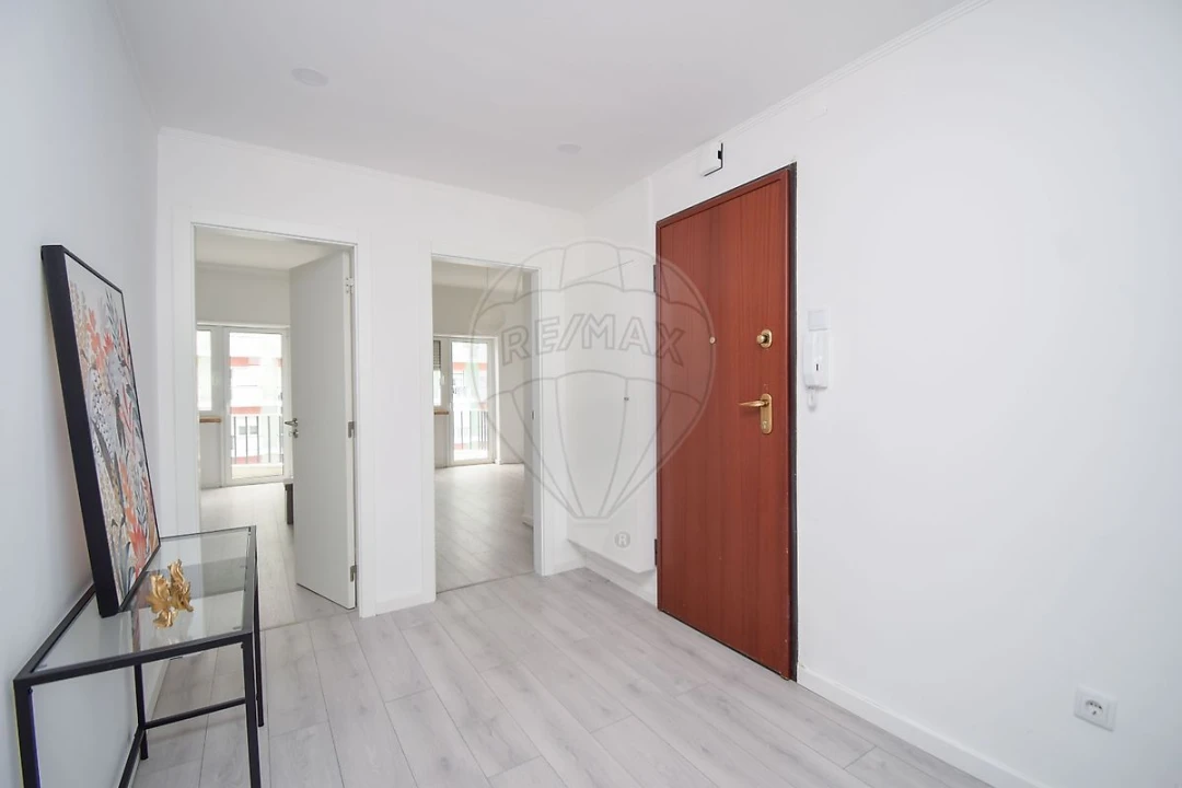 Apartamento T3 para Arrendamento em Benfica Foto 10