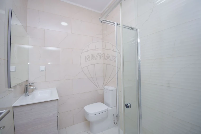 Apartamento T3 para Arrendamento em Benfica Foto 6
