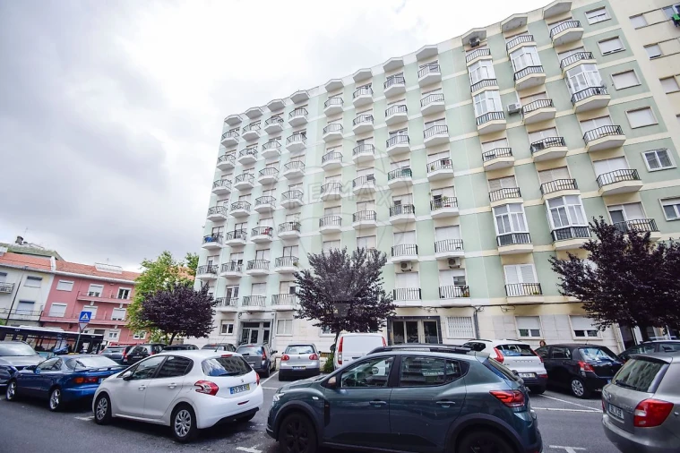 Apartamento T3 para Arrendamento em Benfica Foto 15