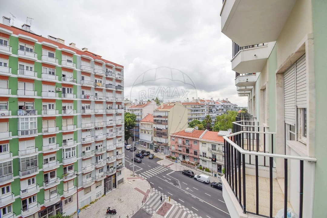 Apartamento T3 para Arrendamento em Benfica Foto 14