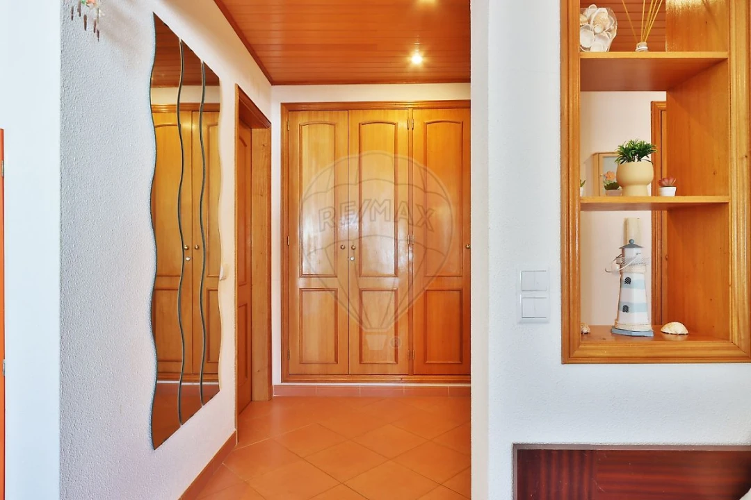 Apartamento T1 para Venda em Guia Foto 1