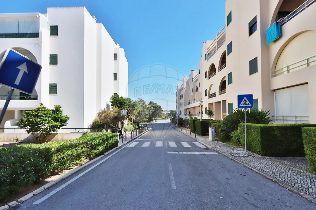 Apartamento T1 para Venda em Guia Foto 14