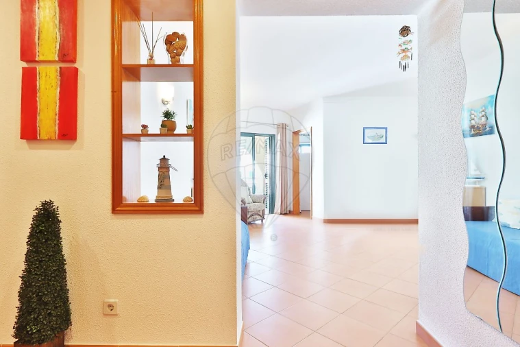Apartamento T1 para Venda em Guia Foto 16