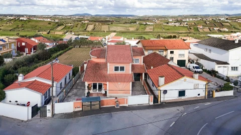 Moradia T4 para Venda em São Pedro da Cadeira