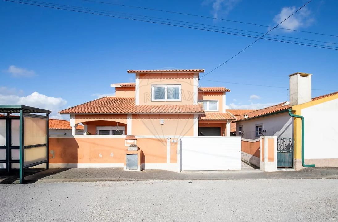 Moradia T4 para Venda em São Pedro da Cadeira Foto 2
