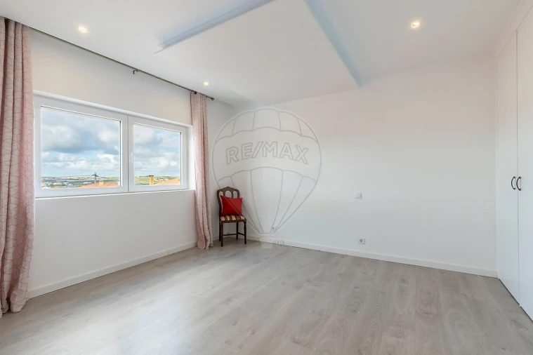 Moradia T4 para Venda em São Pedro da Cadeira Foto 15