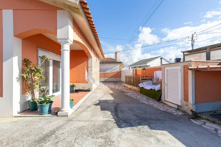Moradia T4 para Venda em São Pedro da Cadeira Foto 25