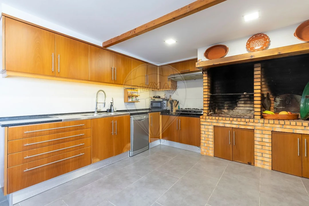 Moradia T4 para Venda em São Pedro da Cadeira Foto 3