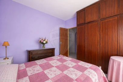 Apartamento T1 para Venda em Massamá e Monte Abraão
