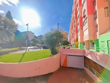 Loja para Arrendamento em Areeiro