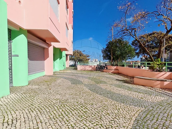 Loja para Arrendamento em Areeiro Foto 25