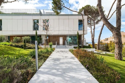 Moradia T4 para Venda em Carcavelos e Parede
