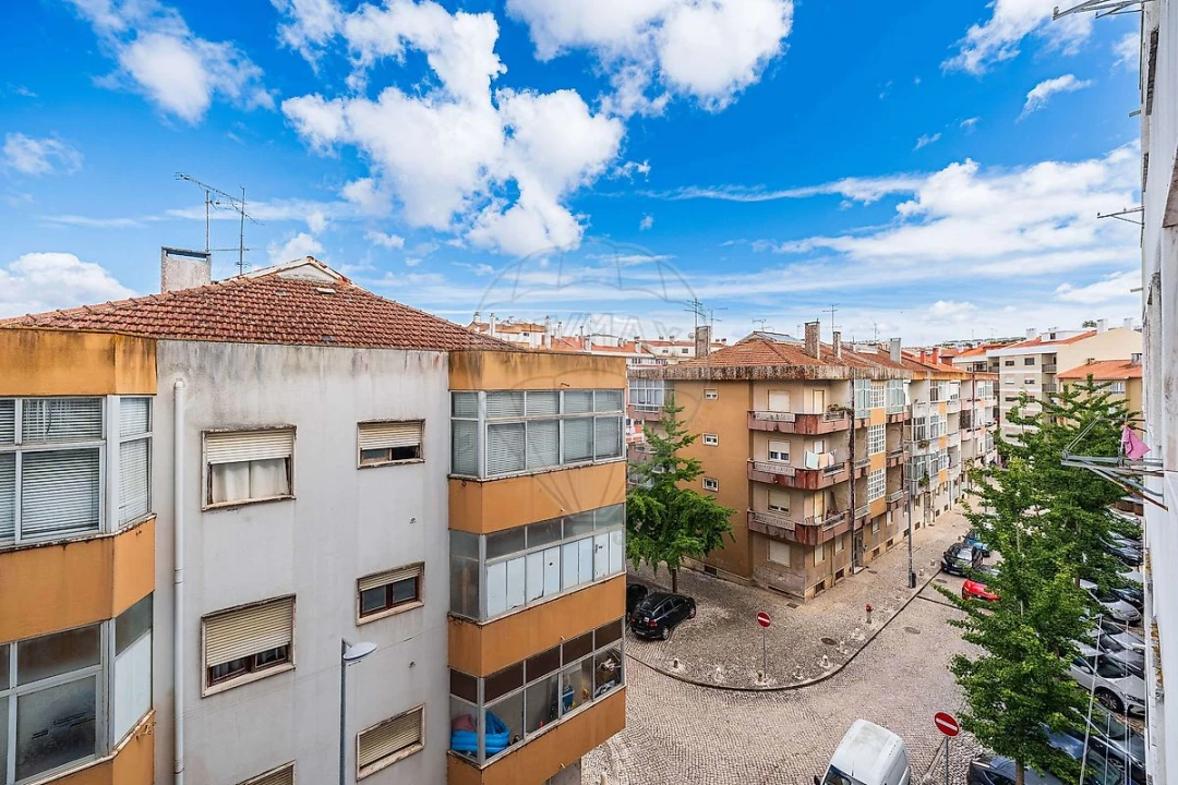 Apartamento T3 para Venda em Cacém e São Marcos Foto 23