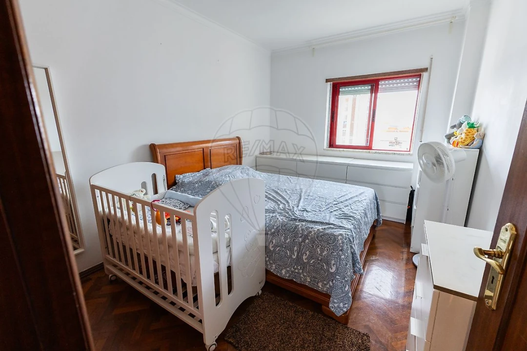 Apartamento T2 para Venda em Carregado e Cadafais Foto 3