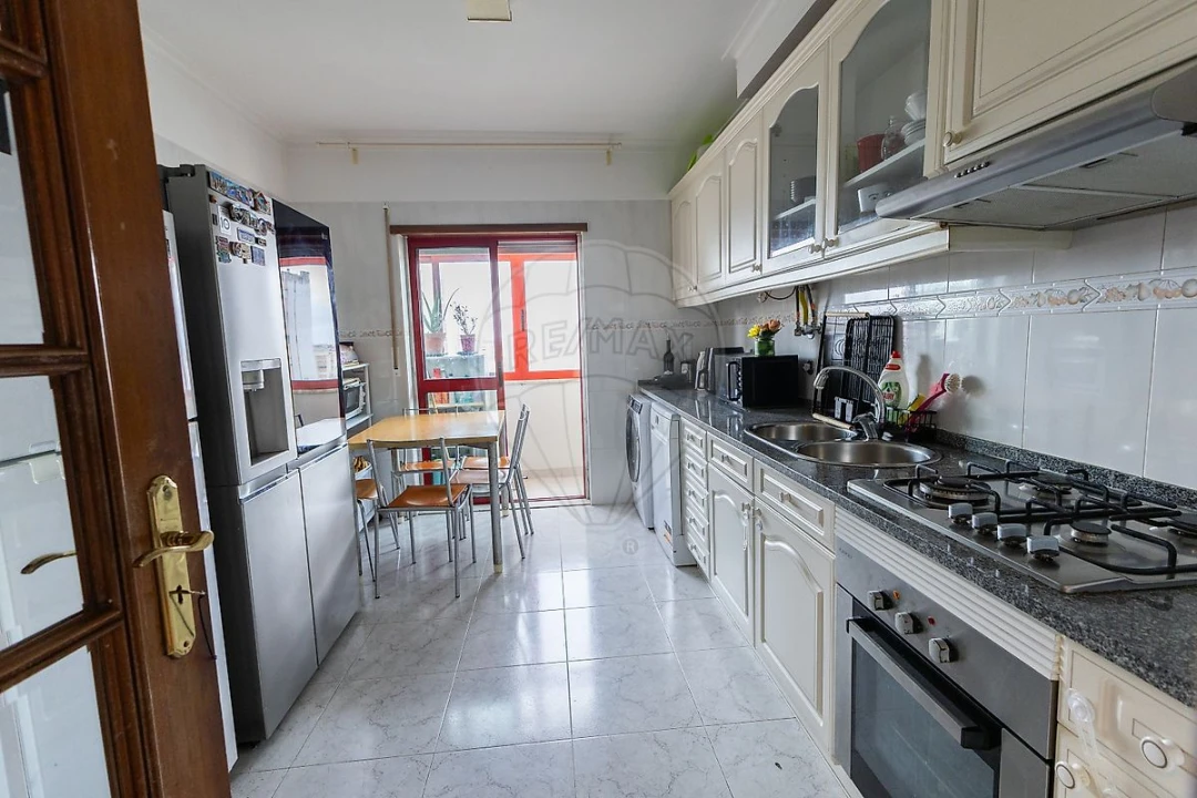 Apartamento T2 para Venda em Carregado e Cadafais Foto 1