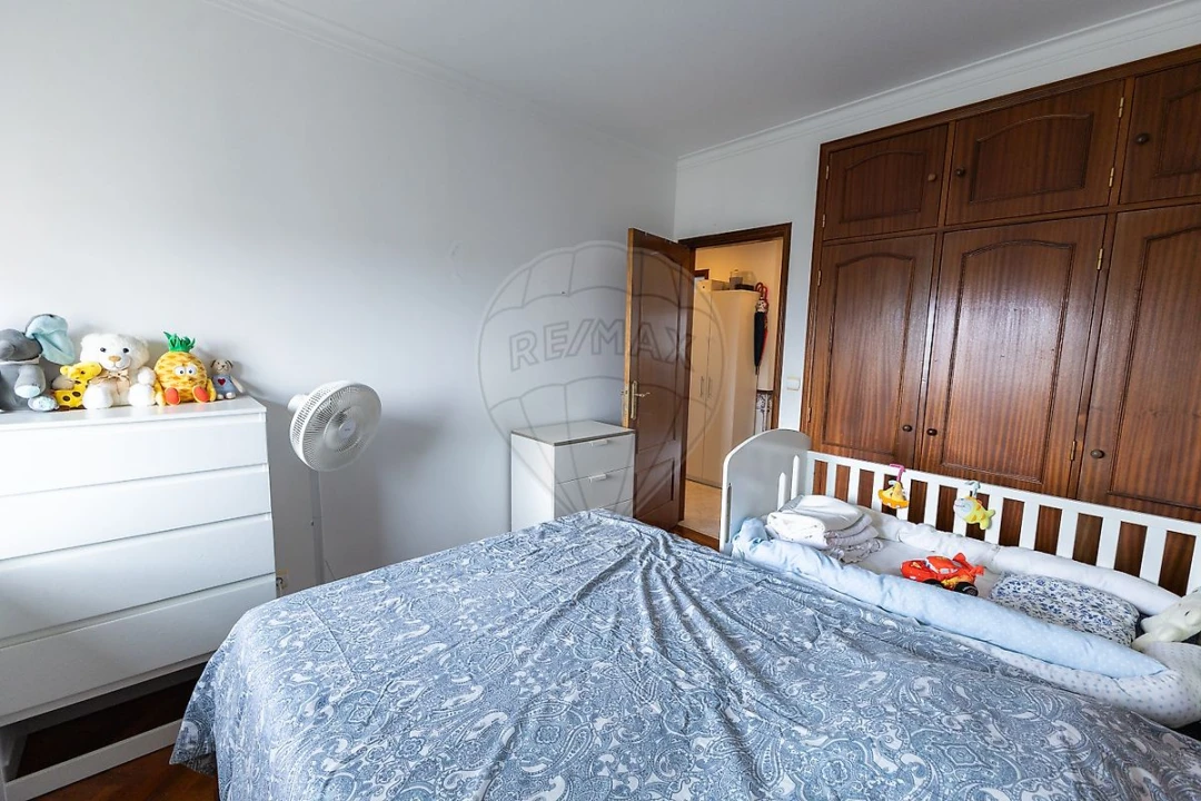 Apartamento T2 para Venda em Carregado e Cadafais Foto 6