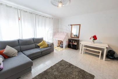 Apartamento T2 para Venda em Carregado e Cadafais