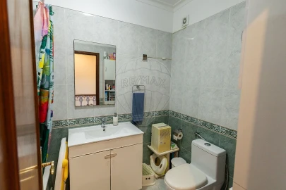 Apartamento T2 para Venda em Carregado e Cadafais