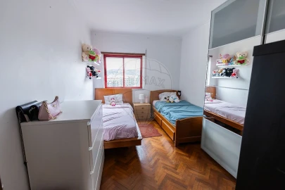 Apartamento T2 para Venda em Carregado e Cadafais