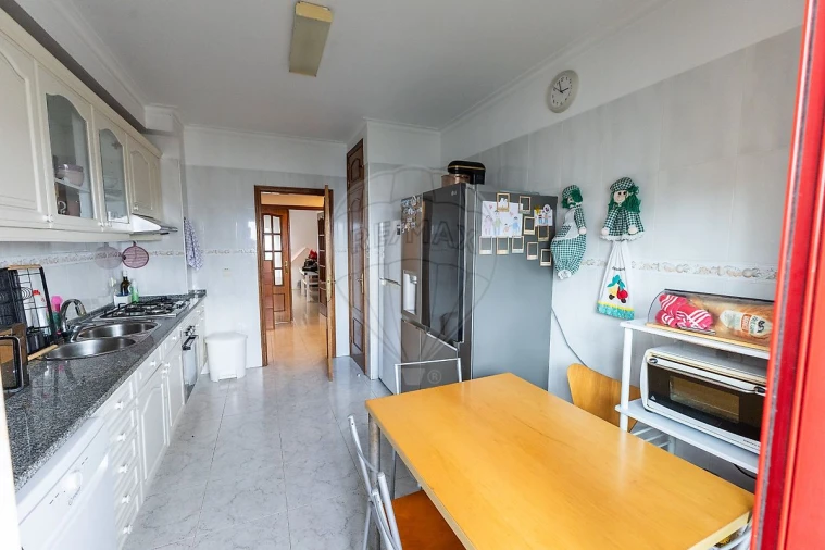 Apartamento T2 para Venda em Carregado e Cadafais Foto 4