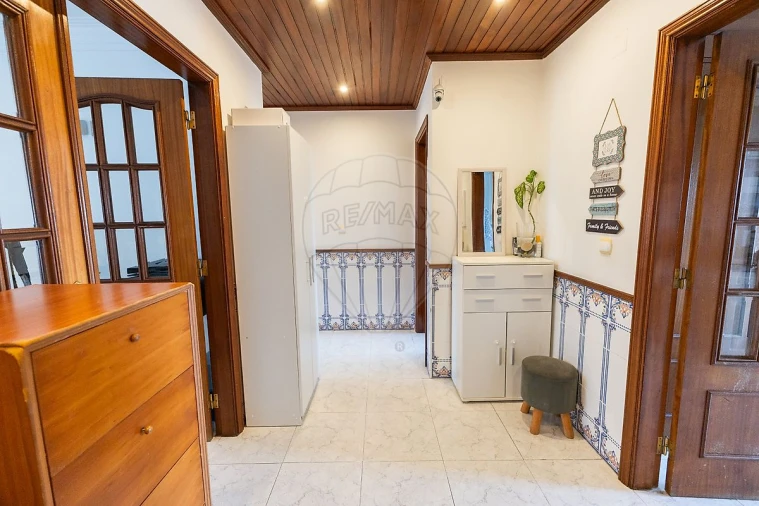 Apartamento T2 para Venda em Carregado e Cadafais Foto 11