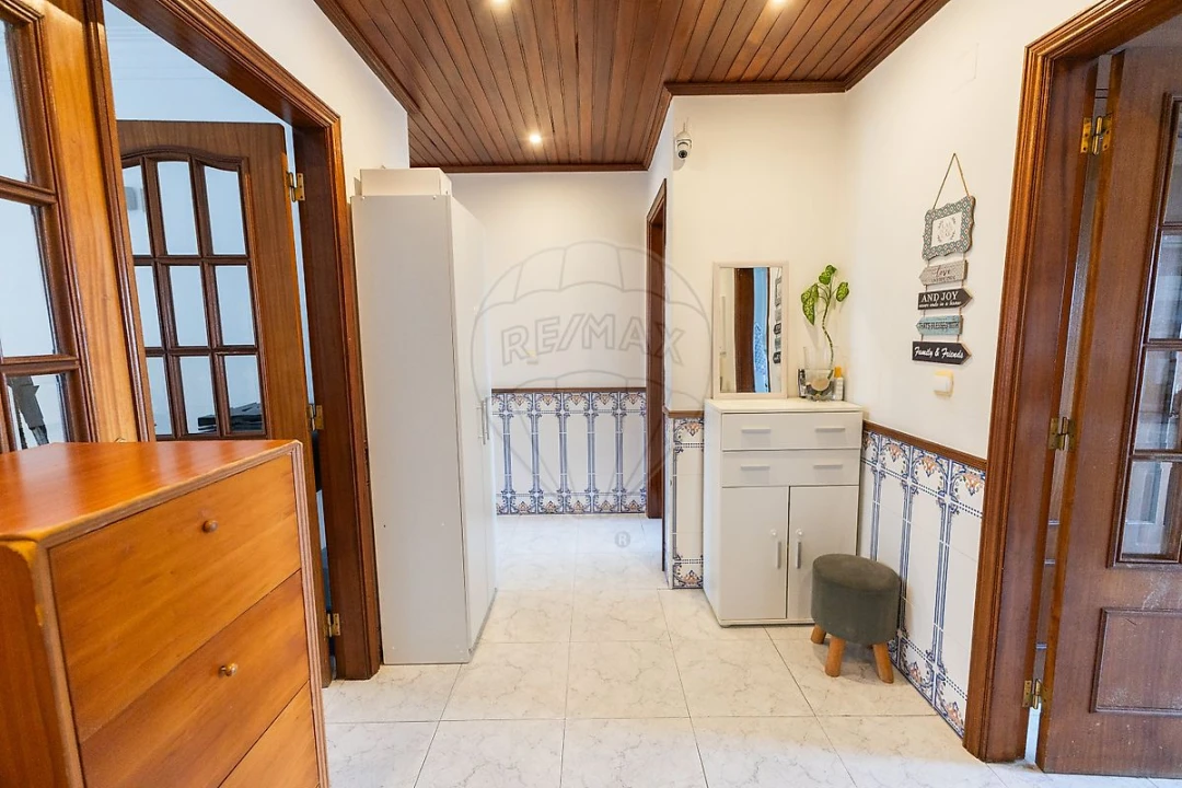 Apartamento T2 para Venda em Carregado e Cadafais Foto 11