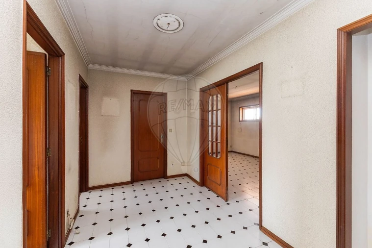 Apartamento T3 para Venda em Espinho Foto 2