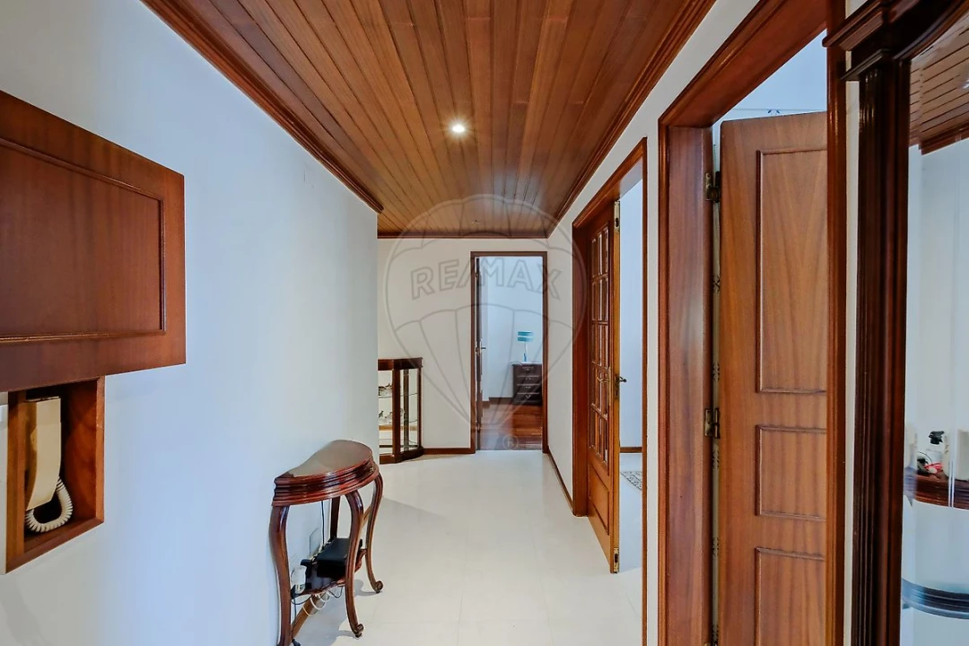 Apartamento T3 para Venda em Rio de Mouro Foto 6