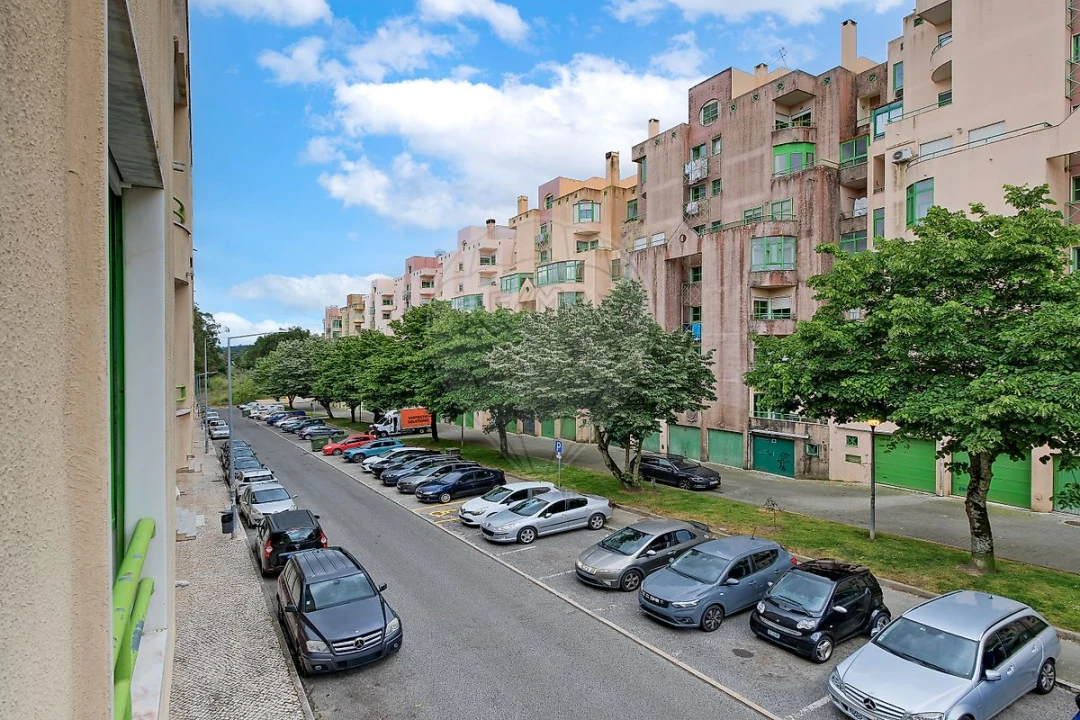 Apartamento T3 para Venda em Rio de Mouro Foto 29