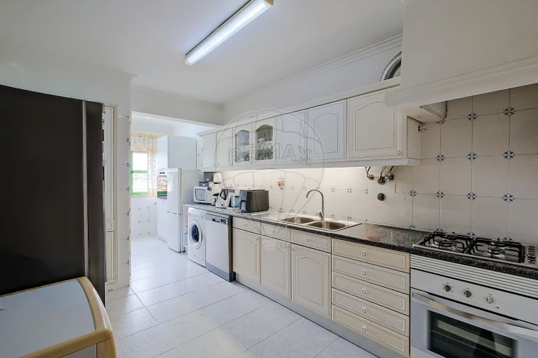 Apartamento T3 para Venda em Rio de Mouro Foto 7