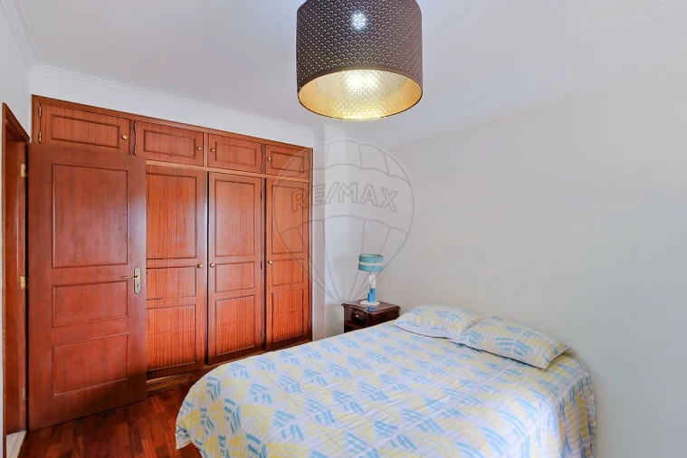 Apartamento T3 para Venda em Rio de Mouro Foto 24