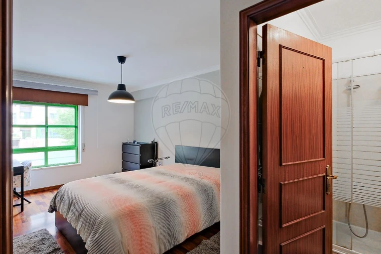 Apartamento T3 para Venda em Rio de Mouro Foto 26